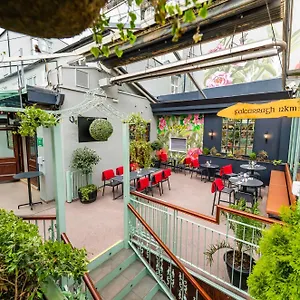 Harcourt Hotel