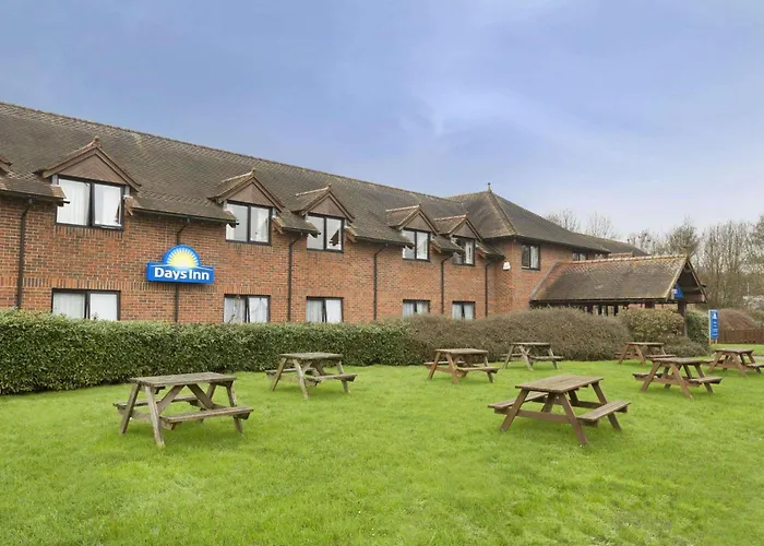 Days Inn By Wyndham Sevenoaks Clacket Lane