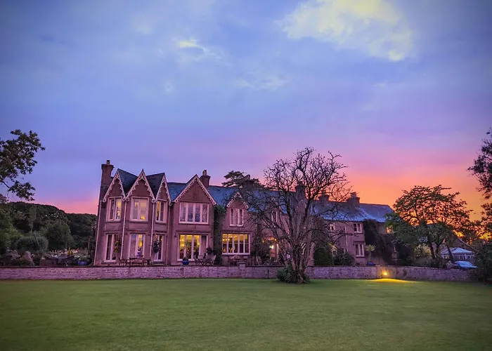 Parc-Le-Breos House