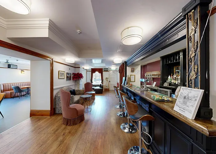 High Tor Hotel