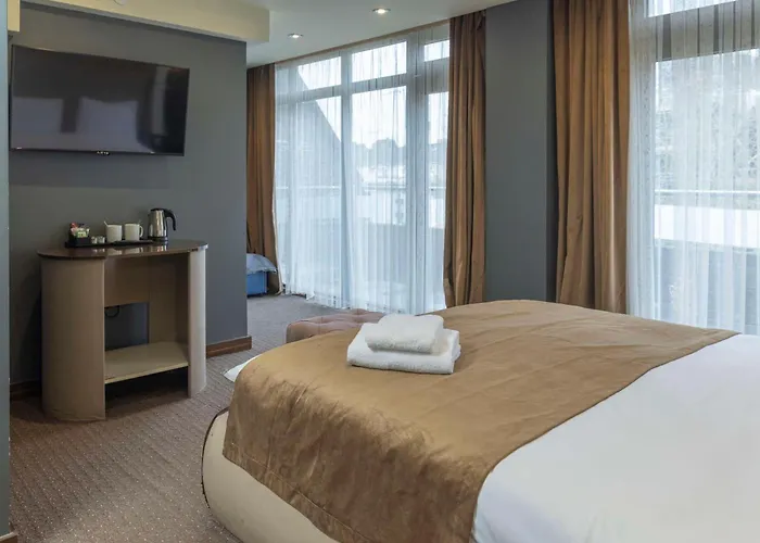 Putney Hotel