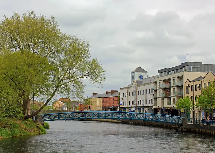 Riverside Hotel