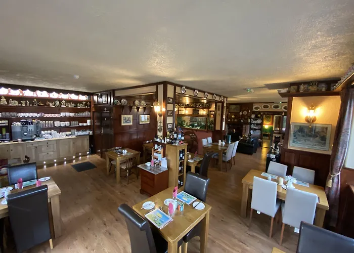 Kylemore Pass Hotel