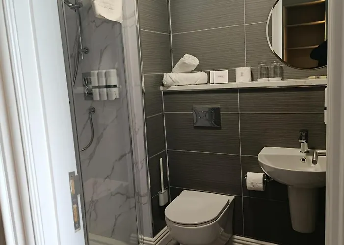 Tara Hotel