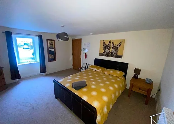 Little Ship Inn Rooms