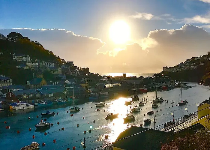 Jolly Sailor Inn - The Oldest Pub In Looe - Family Run And Full Of Charm And Character
