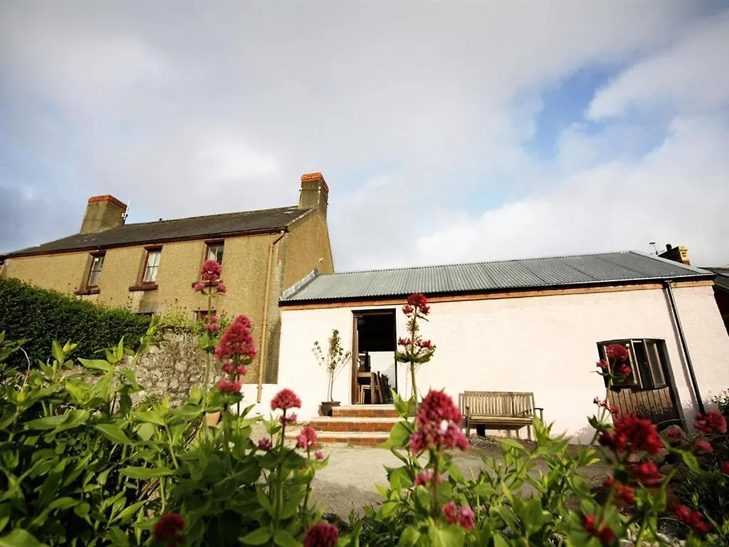 4 Central Hotels Near Oxwich Bay Worth Booking
