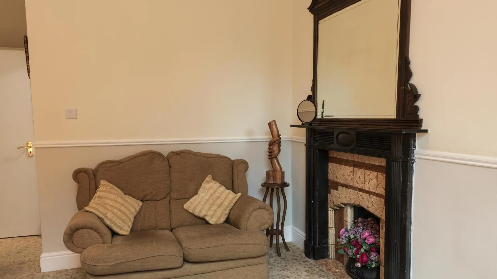 15 Central Dublin Hotels Near Marsh's Library Worth Booking