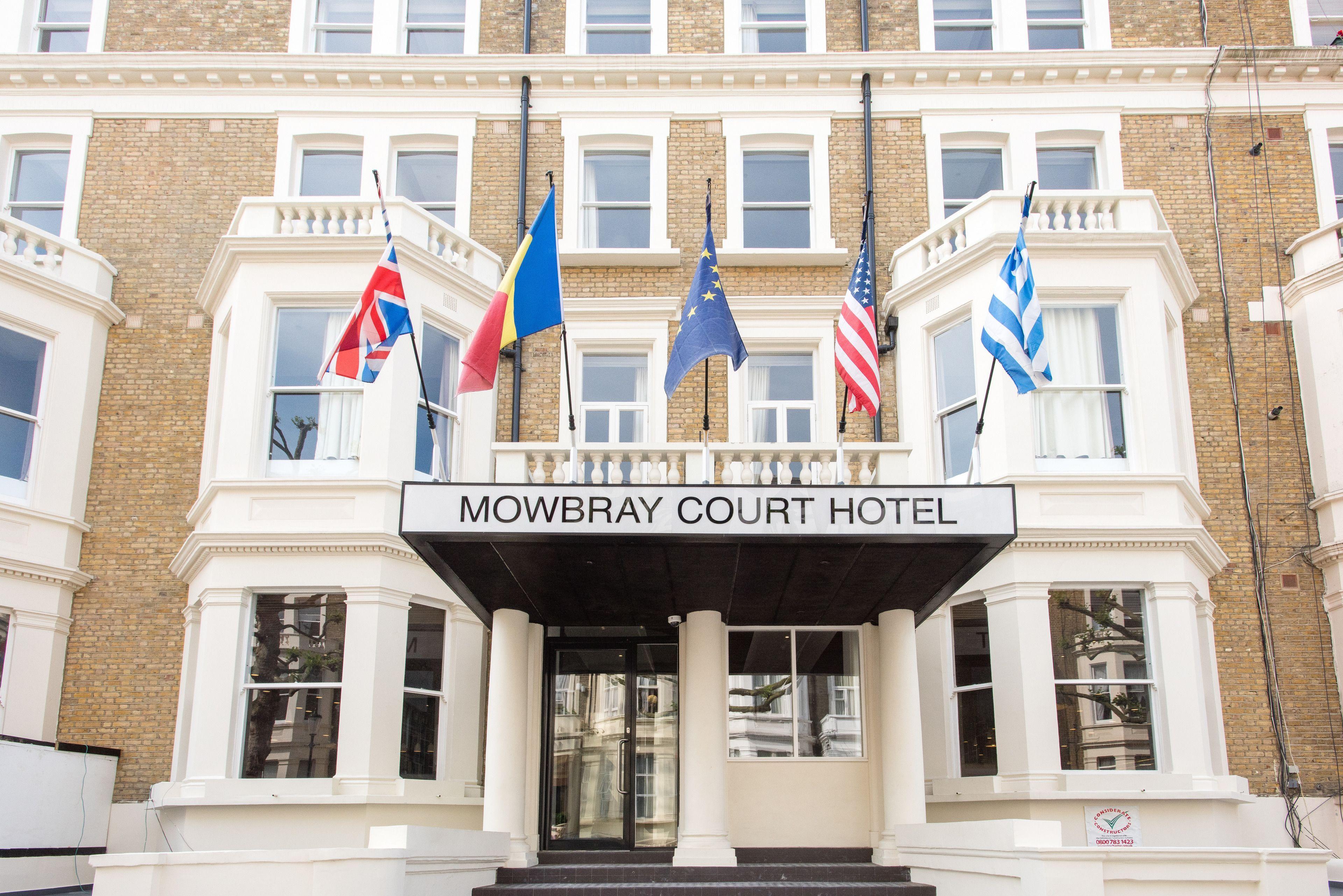 Where to Stay Near National Gallery: 4 Budget Hotels Reviewed