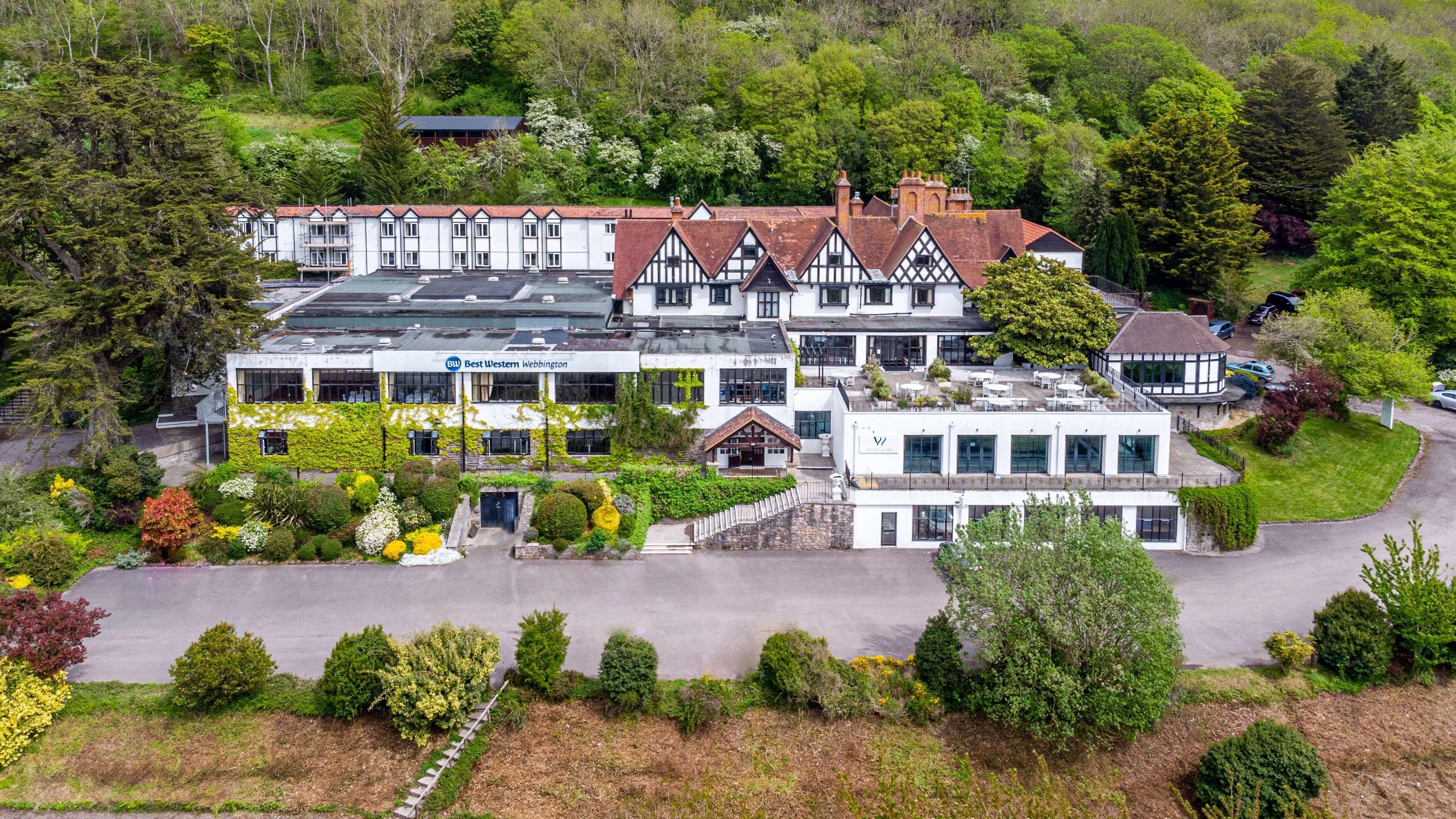 Where to Stay Near Castle Batch: 4 Resort Hotels Worth Booking