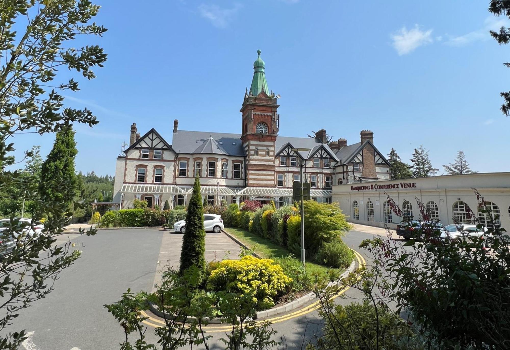 6 Family Hotels Near Phoenix Park Worth Booking