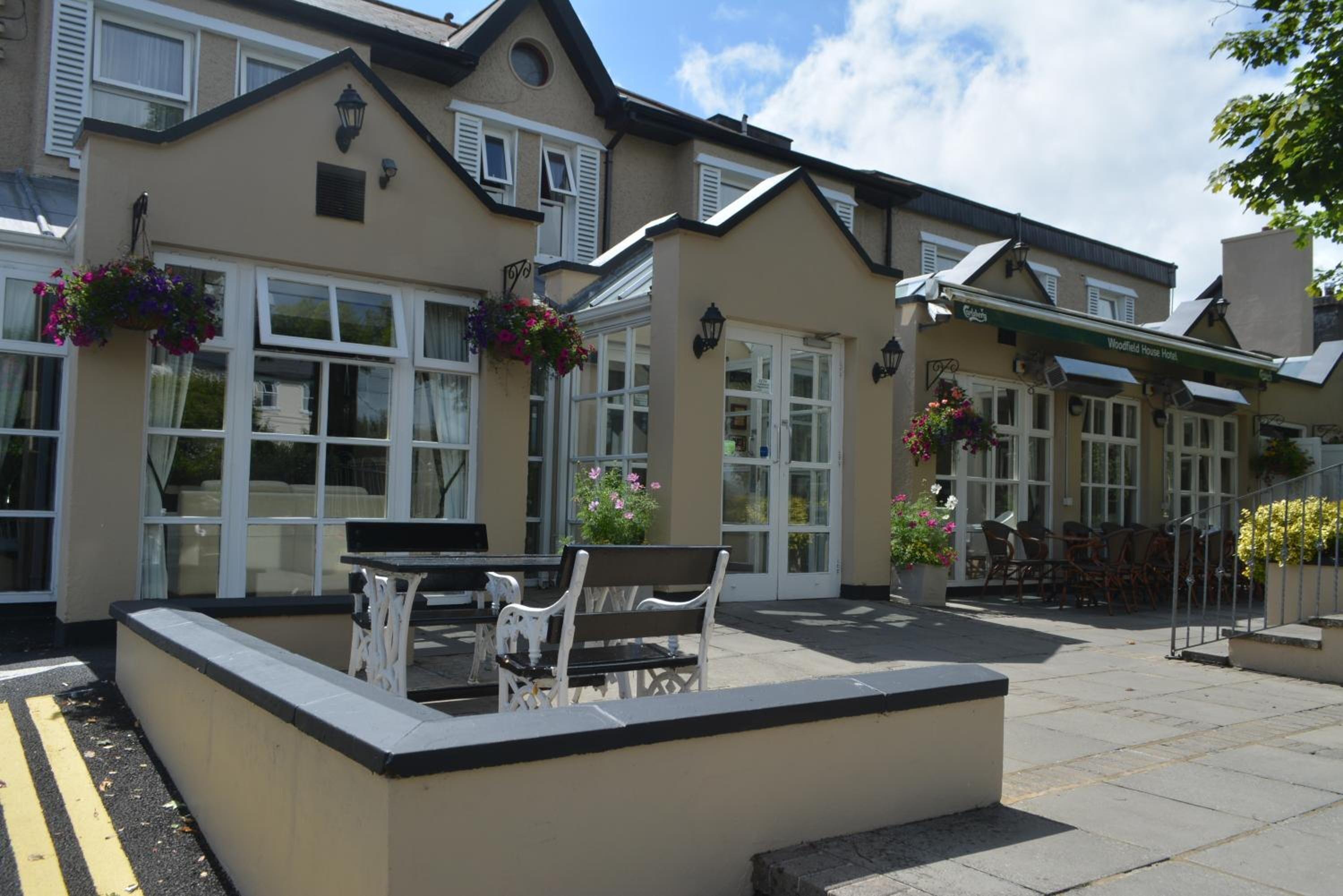 4 Romantic Hotels Near Thomond Park Worth Booking